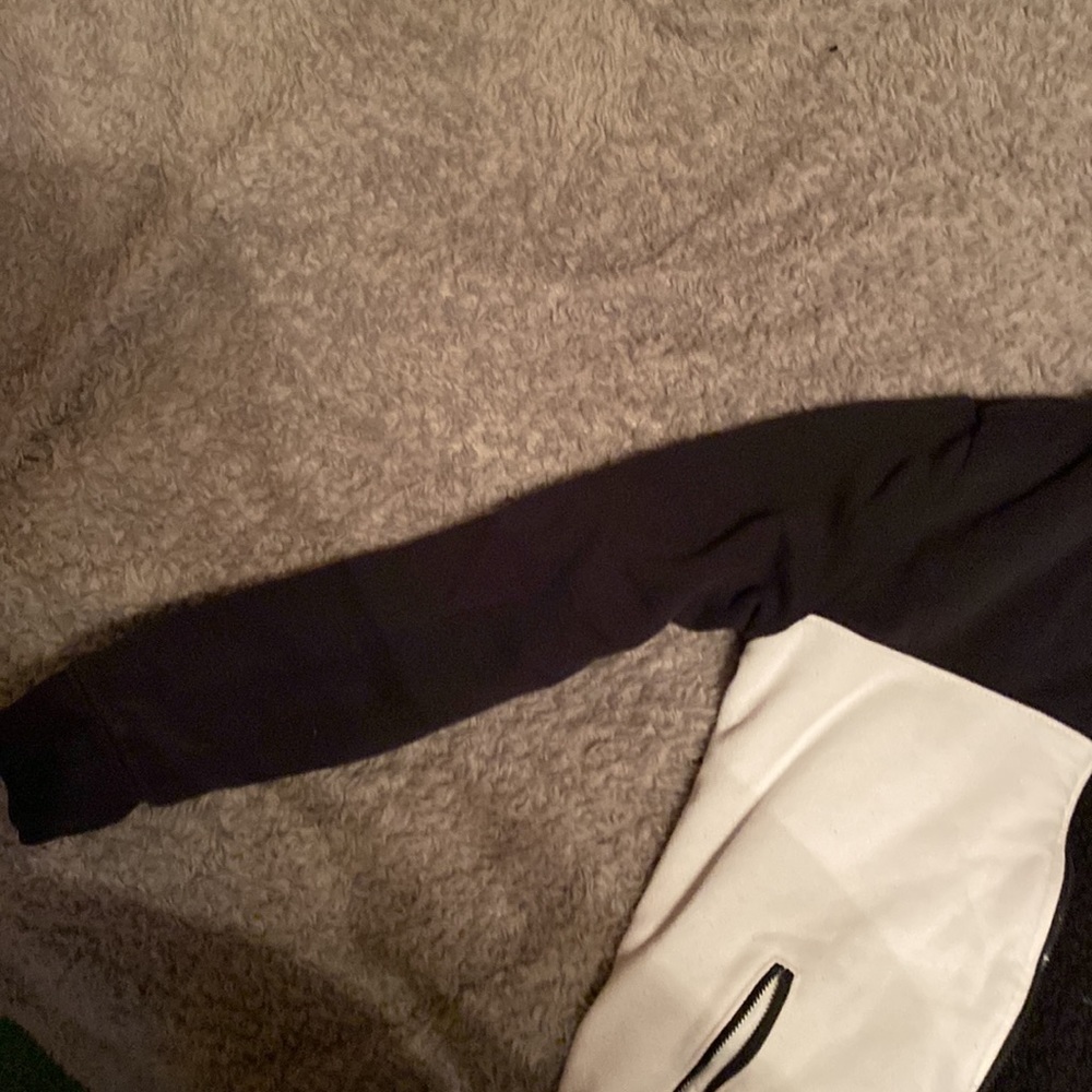 Hollister zip up, Size M, Like New - Picture 3 of 6